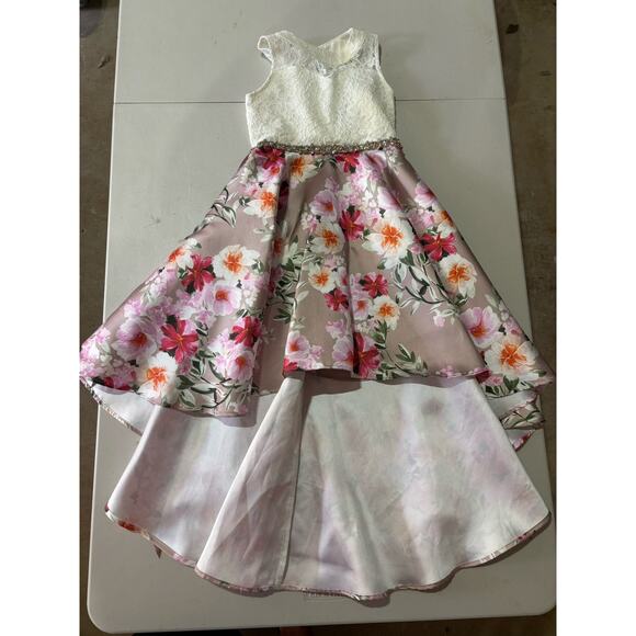 Lot of 7 Girl’s Dresses, Sized 4-8, assorted brands. Mint condition - Picture 7 of 7